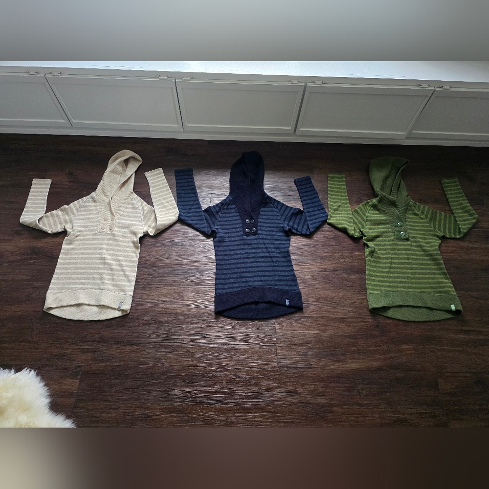 Mountain Hardware Sweaters size small